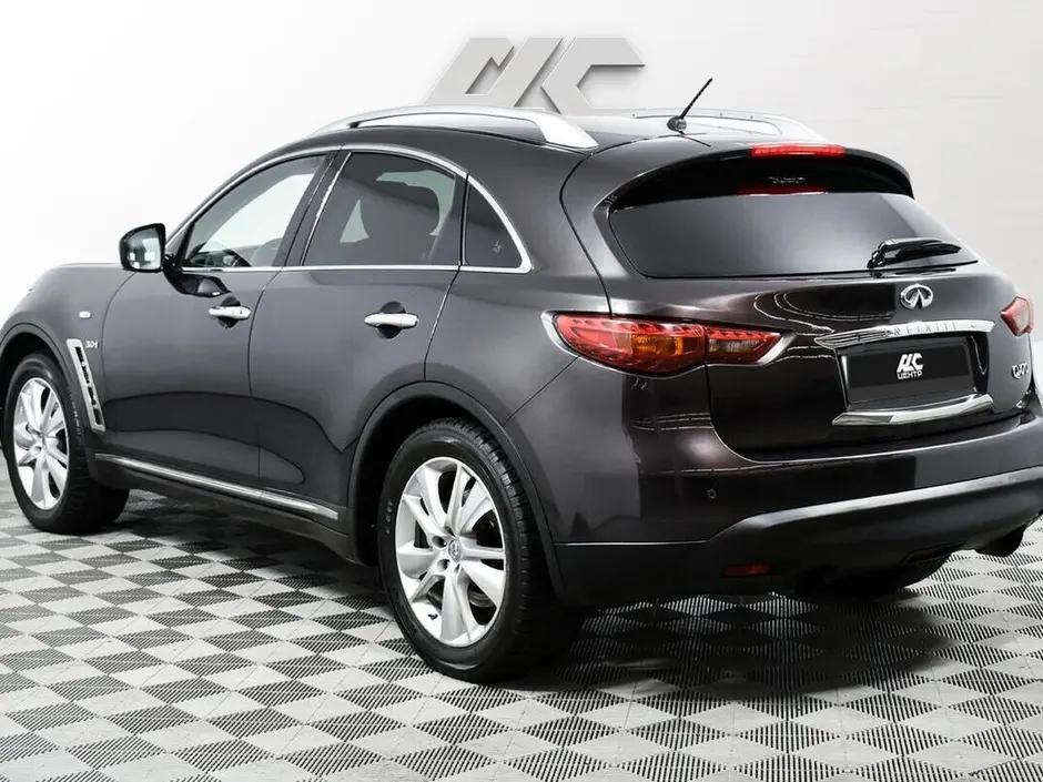 Infiniti QX70