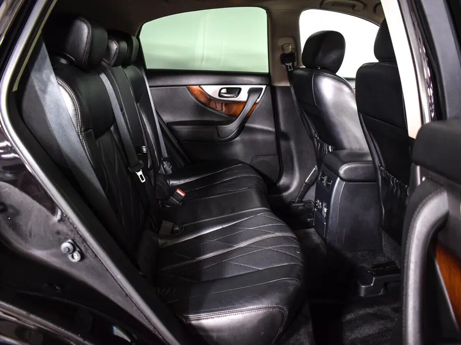 Infiniti QX70