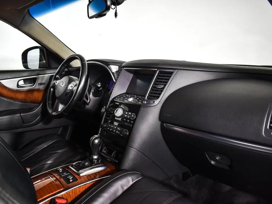 Infiniti QX70