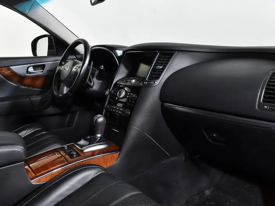 Infiniti QX70