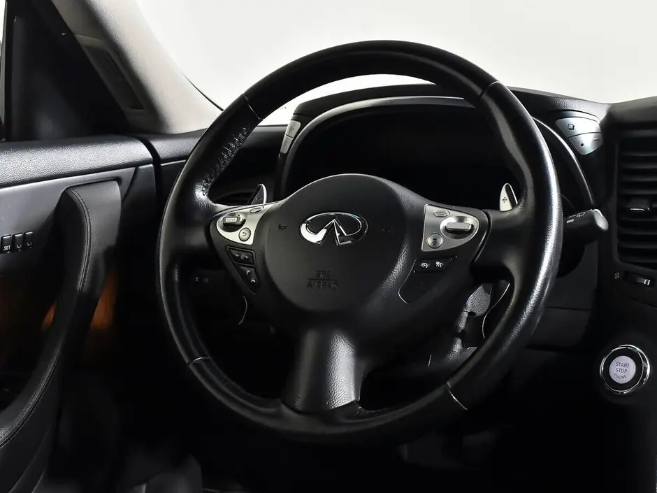 Infiniti QX70
