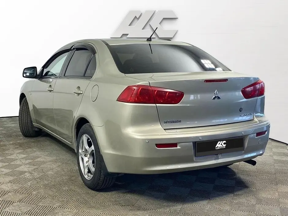 Mitsubishi Lancer