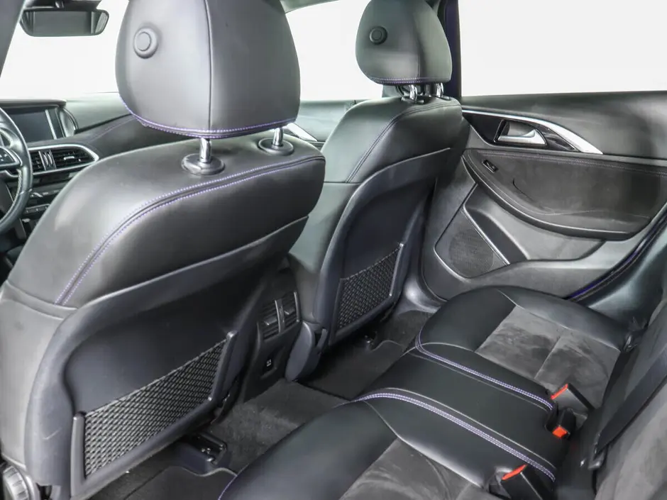 Infiniti Q30