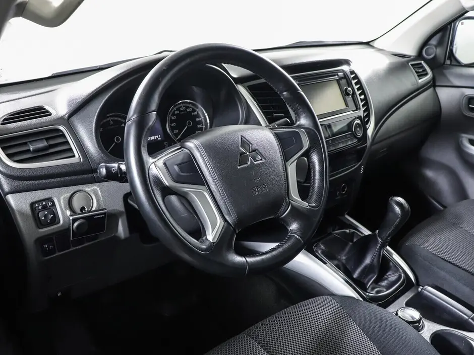 Mitsubishi L200
