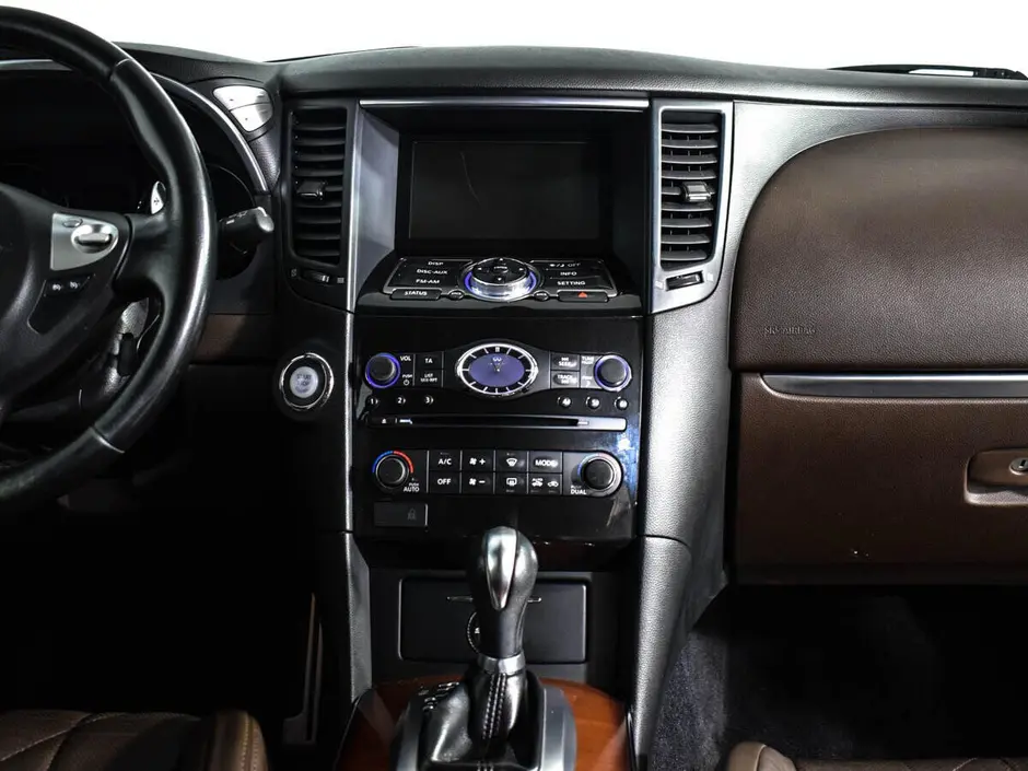 Infiniti QX70