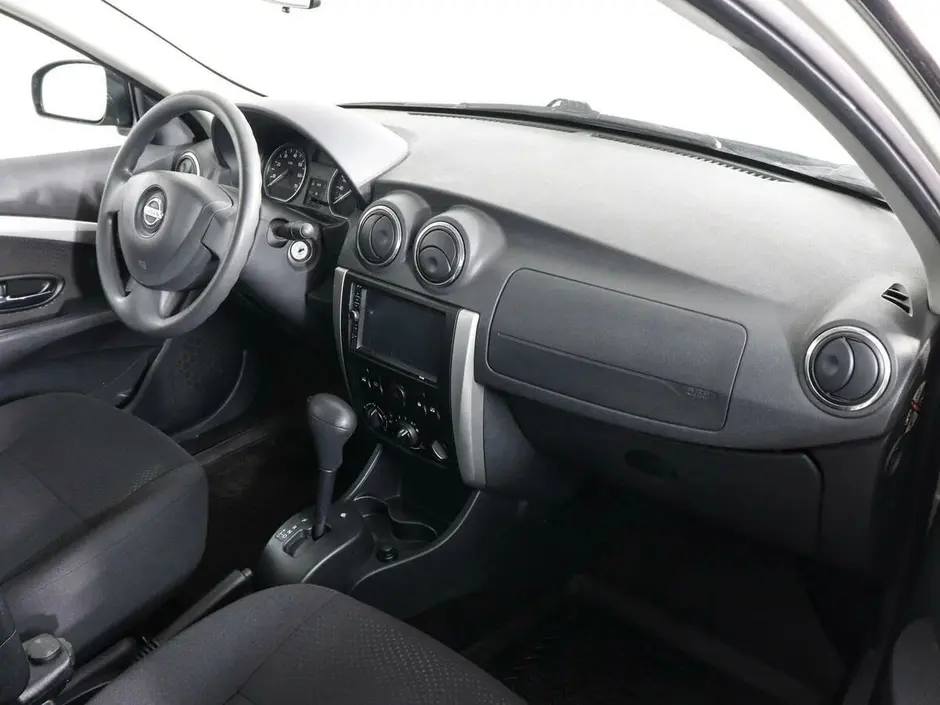 Nissan Almera
