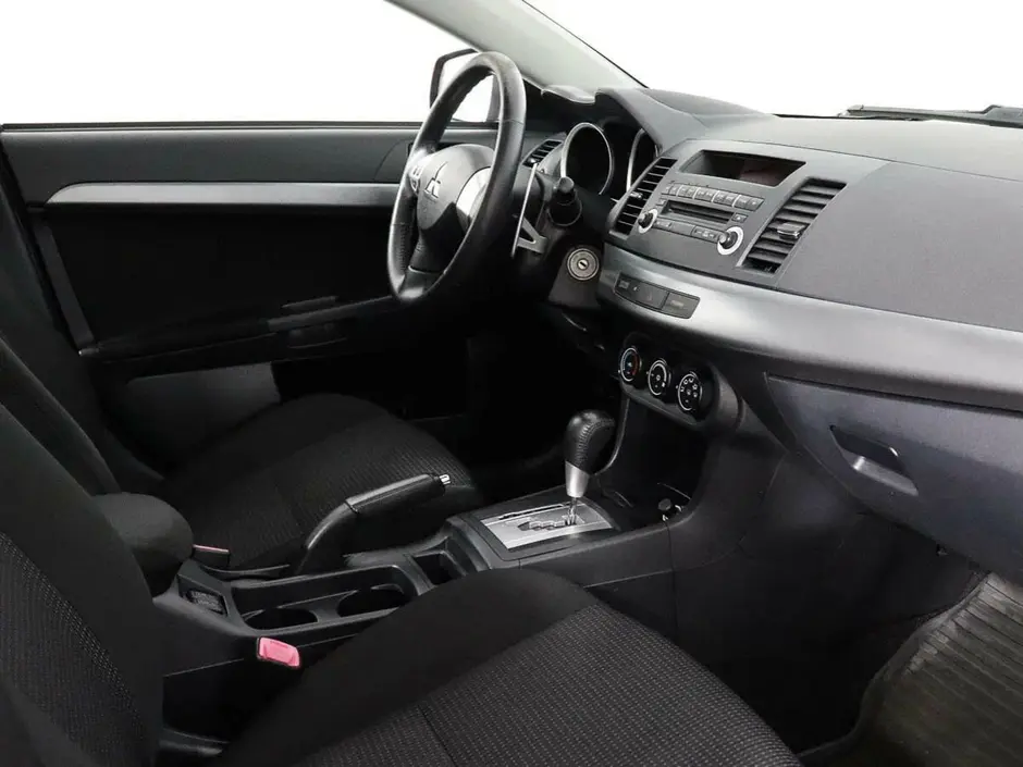 Mitsubishi Lancer