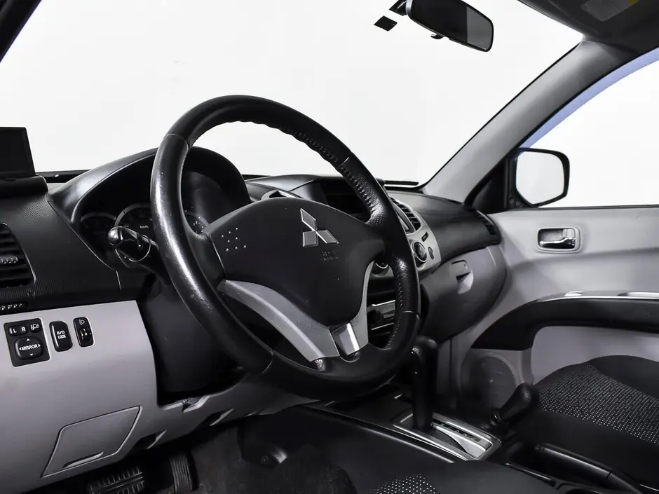 Mitsubishi L200