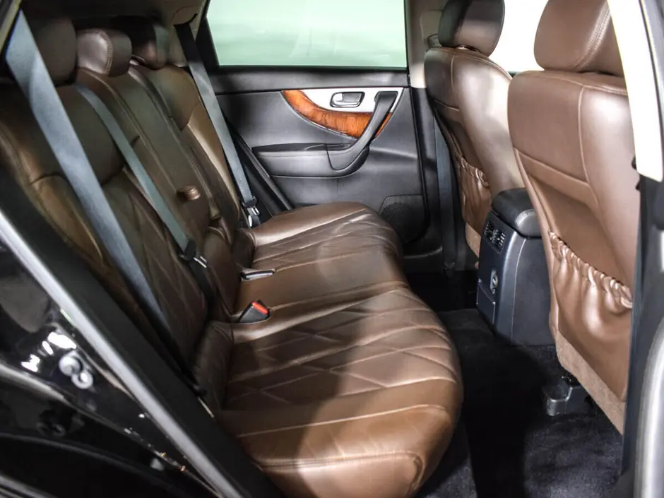 Infiniti QX70