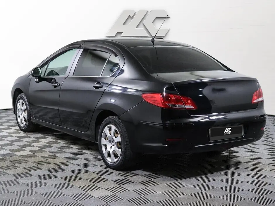 Peugeot 408