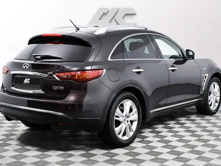 Infiniti QX70