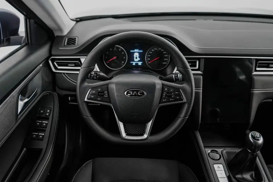 JAC J7