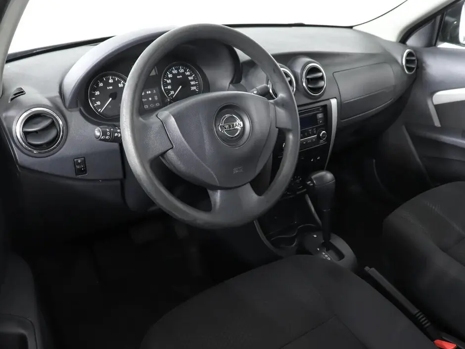 Nissan Almera