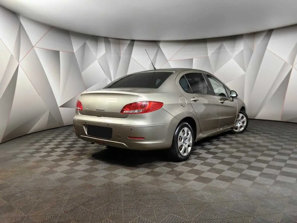 Peugeot 408