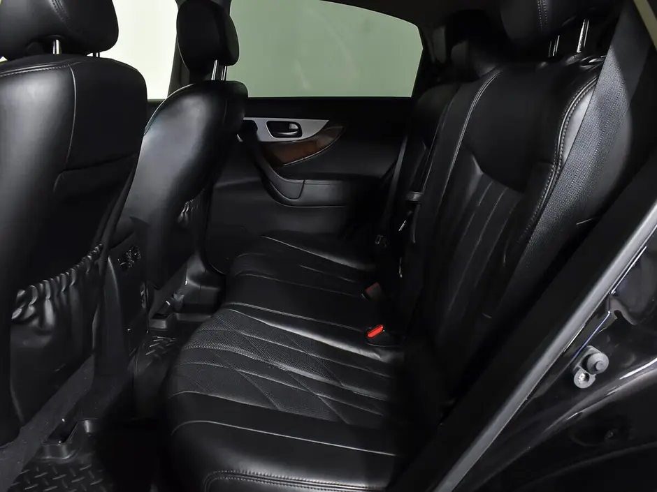 Infiniti QX70
