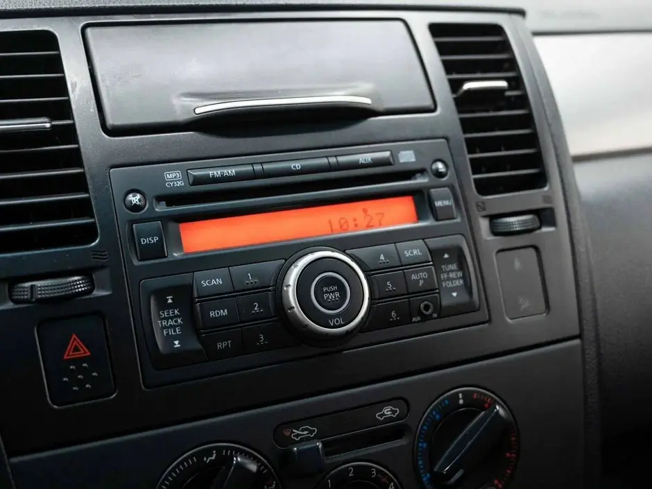 Nissan Tiida