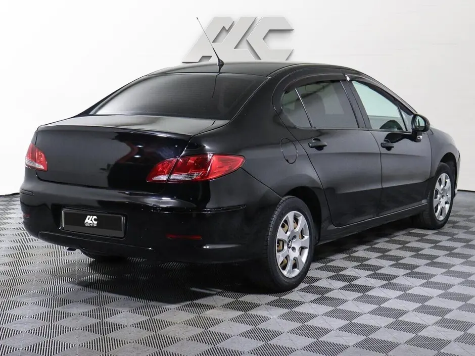 Peugeot 408