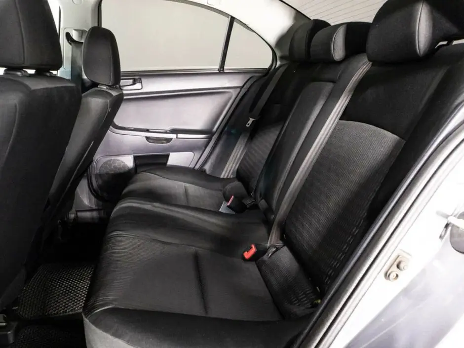 Mitsubishi Lancer