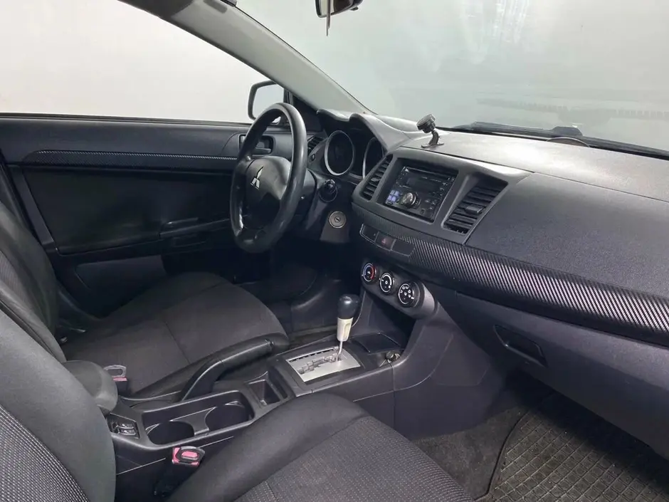 Mitsubishi Lancer