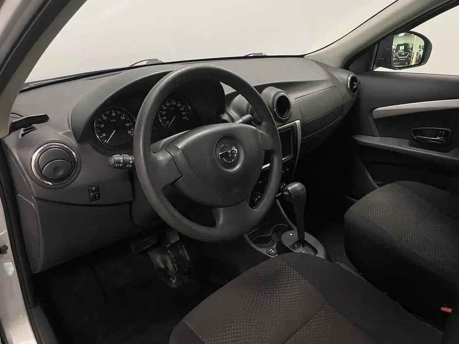 Nissan Almera