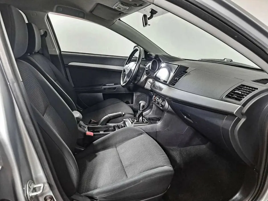Mitsubishi Lancer