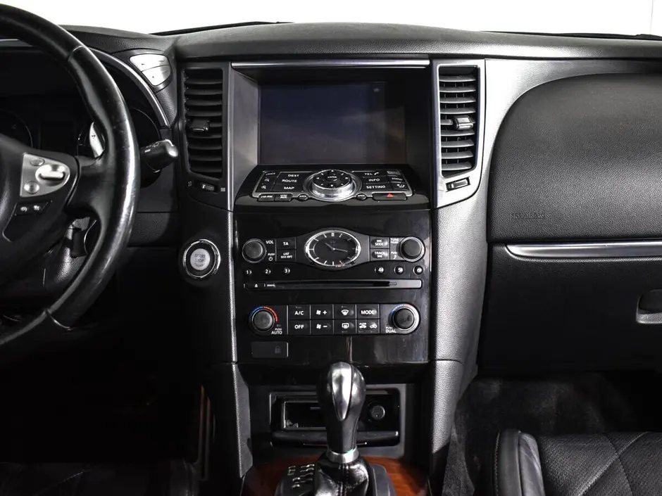 Infiniti QX70