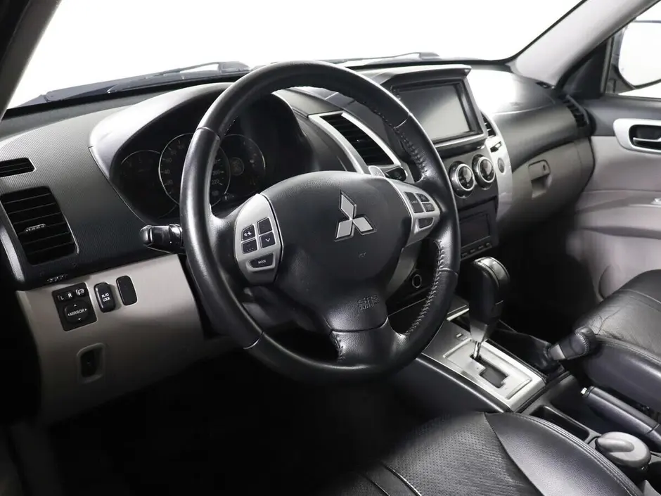 Mitsubishi Pajero Sport