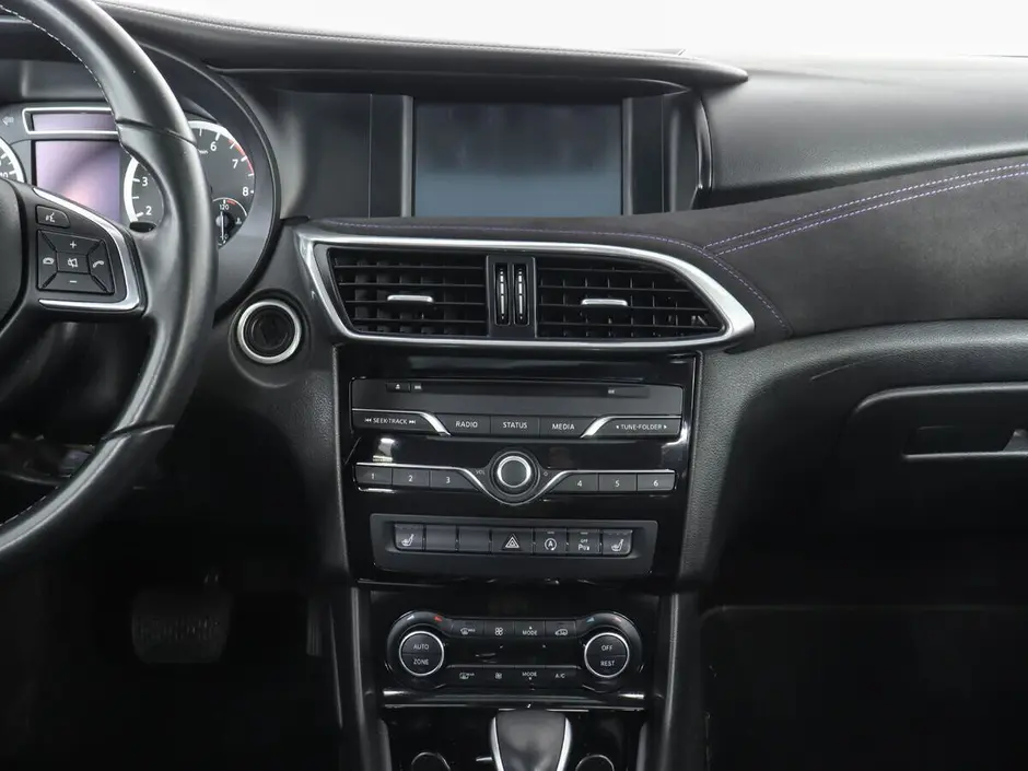 Infiniti Q30