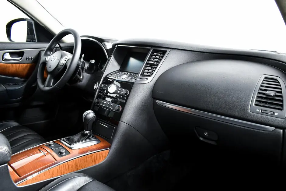 Infiniti QX70